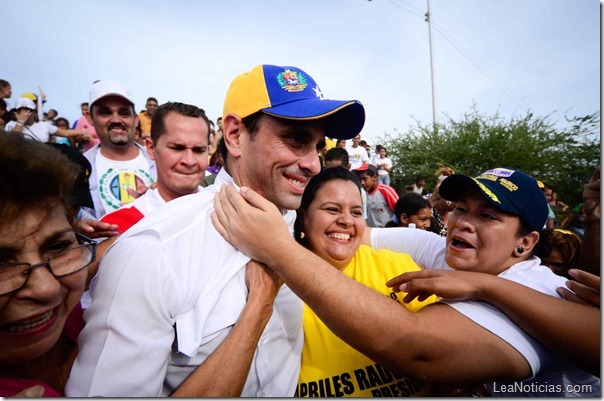 capriles_casa_por_casa_margarita (7)