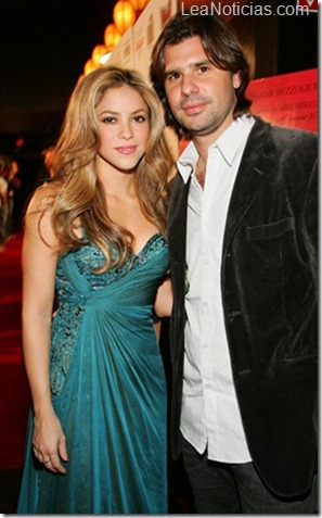 293.shakira.lr.011011