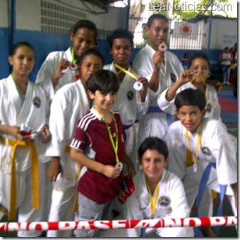 Alumnos de la escuela Deportiva Integral Comunitaria de karate-Do destacaron en la cita deportiva 