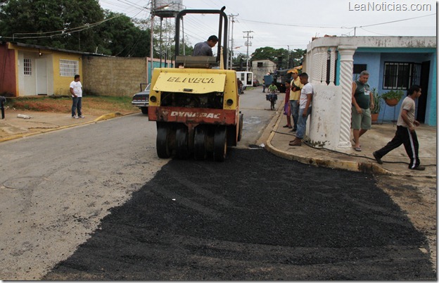 Gobernación realizó bacheó de las calles del sector Andrés Eloy Blanco de Boquerón foto 1