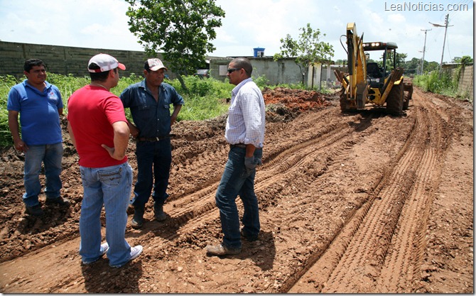 Gobernación realiza saneamiento de vía en Boquerón foto 2