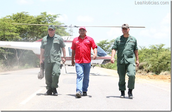 1- AUTORIDADES MILITARES Y EL ALCALDE BOLIVARIANO DE MATURÍN, JOSÉ VIVENTE MAICAVARES SOBREVOLARON LAS ZONAS AFECTADAS