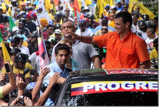 02CAMINATA EN PETARE Y CARAVANA POR CARACAS_FOTO GUILLERMO SUAREZ