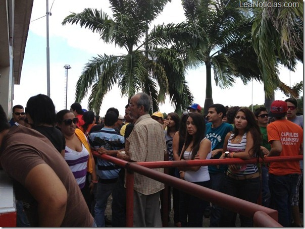 la_fuerzajoven-estadio-barquisimeto-capriles