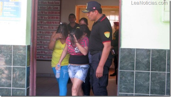 UNA PAREJA FUE DETENIDA CUANDO SE ENCONTRABAN CAPTANDO A TRES JOVENES MENORES DE EDAD ORLANDO CASTILLO GUAYGUA (43) Y ERIKA YOSELINE BERRU CASTILLO (29) PARA QUE TRABAJEN EN UN RESTAURANTE EN EL CASERIO EL ALGODONAL PAIMA EN AYABACA POSIBLEMENTE PARA EXPLOTARLAS SEXUALMENTE LAS JOVENES FUERON IDENTIFICADAS COMO F.Y.H.L (16) M.R.H.C (16) Y S.Y.M.R (16)