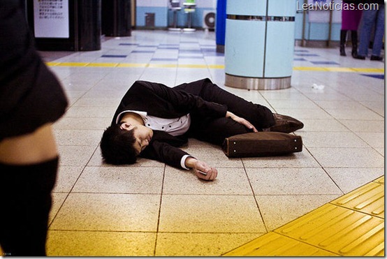 Como dormir en Japón (Fotos graciosas) 02