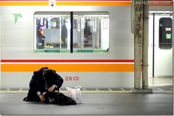 Como dormir en Japón (Fotos graciosas) 04