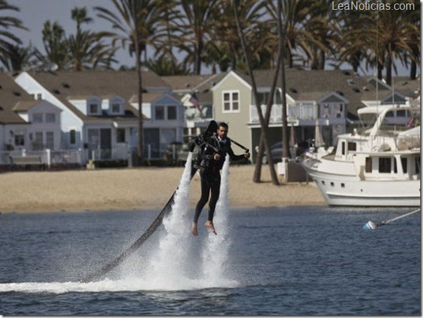 Grant y Amanda Engler primeros novios elebrar boda Jet Pack 6