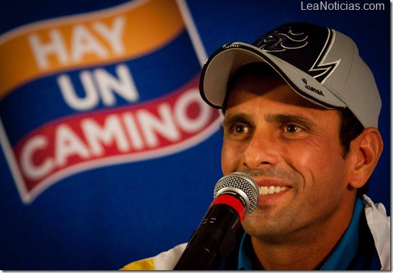 RUEDA DE PRENSA HENRIQUE CAPRILES RADONSKI FOTO GUILLERMO SUÁREZ-1