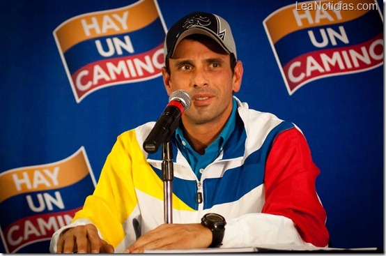 RUEDA DE PRENSA HENRIQUE CAPRILES RADONSKI FOTO GUILLERMO SUÁREZ-3