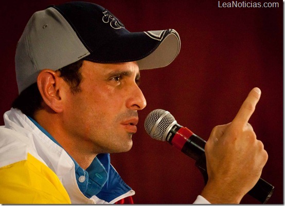 RUEDA DE PRENSA HENRIQUE CAPRILES RADONSKI FOTO GUILLERMO SUÁREZ-7