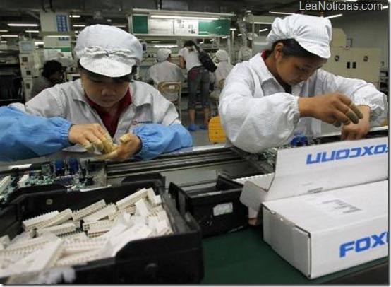 foxconn-workers-650x350