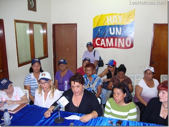 02.11.2012_08_Dirigentes femeninas de oposición