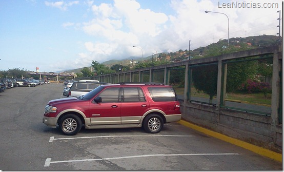 instalan cerco electrico en esationamientos del Aeropuerto de Maiquetia