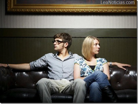 pareja_sillon_desinteres