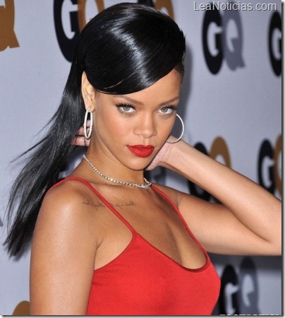 rihanna-at-the-gq-men-of-the-year-party-in-nyc-02-400x470