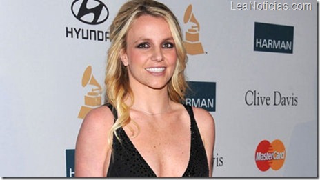 Britney-Spears-AP_NACIMA20121019_0019_6