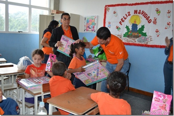 Conviasa_Donacion_Navidad_ (6)