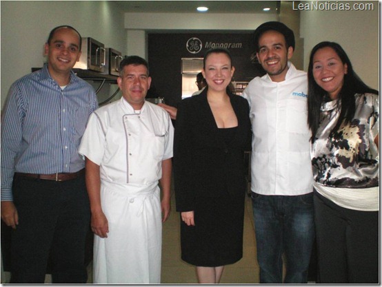 Equipo de Mabe con el Chef Víctor Moreno