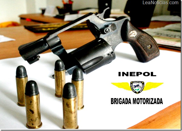 FOTO 1- Arma de fuego incautada a presuntos miembros de la Banda de El Chispita