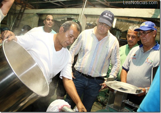 Foto 1 Gobernación de Monagas entregó créditos