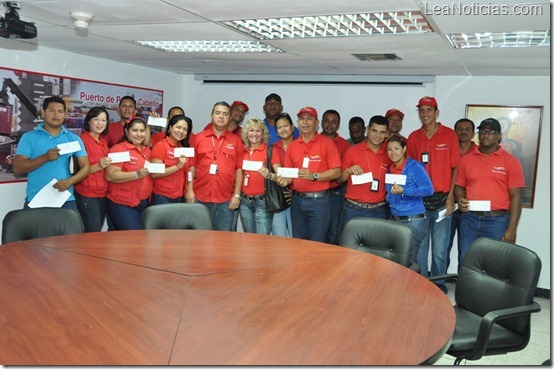 Foto en Grupo (1) Foto en Grupo (1)