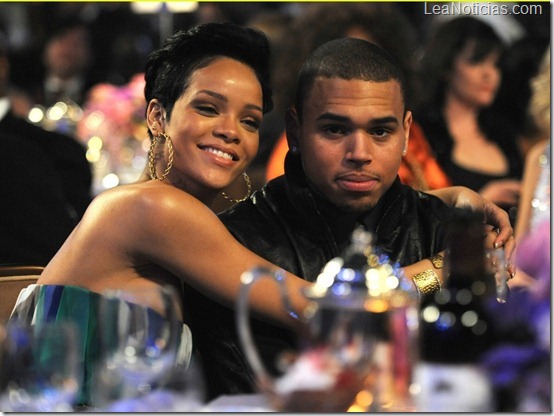 rihanna-chris-brown-grammys-01