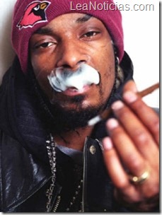 snoop-dogg-smoking-225x300