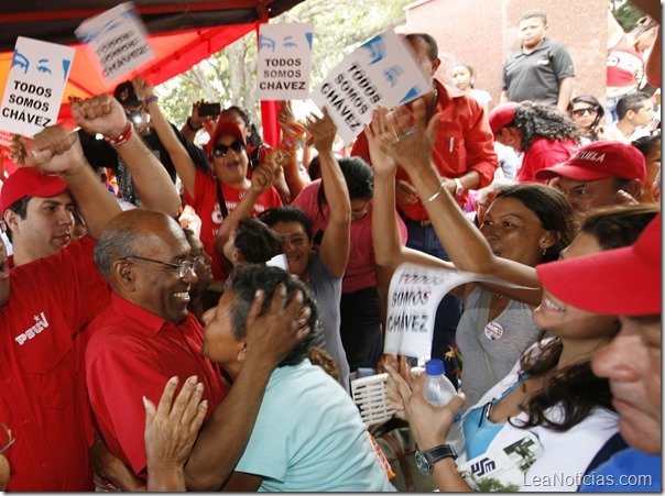 ACTO APOYO AL CMDTE CHAVEZ PLAZA BOLIVAR ANACO  5