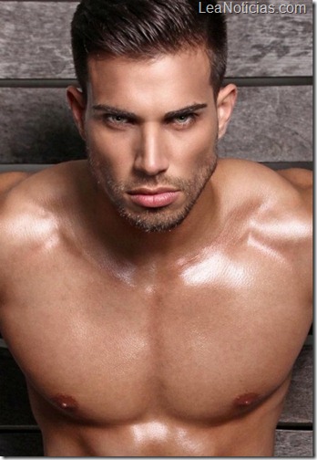 Darian-Alvarez-Miami-Fitness-Model-Burbujas-De-Deseo-09-526x790