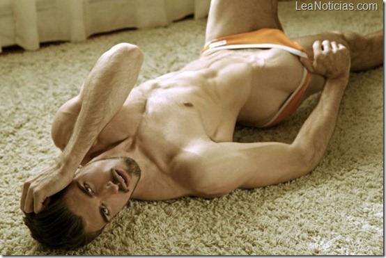 Kyle-Andrew-Szpyrka-Sexy-Male-Burbujas-De-Deseo-07-600x400