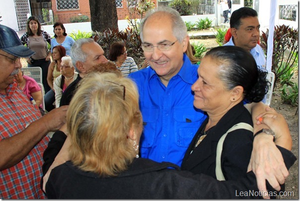 140213.Alcalde Ledezma Desayuno en Coche 004