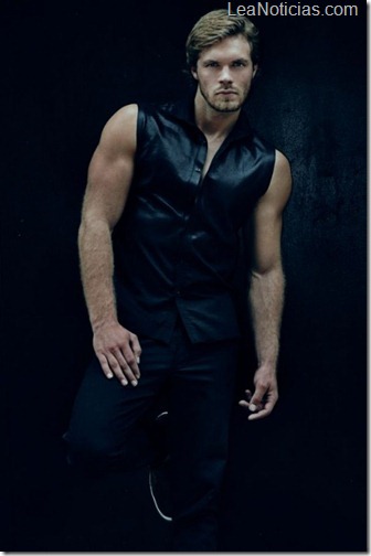 Josh-Dibble-Hot-Male-Model-Burbujas-De-Deseo-013-525x790 Josh-Dibble-Hot-Male-Model-Burbujas-De-Deseo-013-525x790