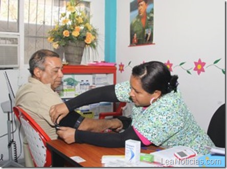 gobierno-entrega-insumos-a-hospital-de-carupano