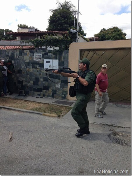 represion-guardia-nacional-periodistas-estudiantes-embajada-cuba-caracas