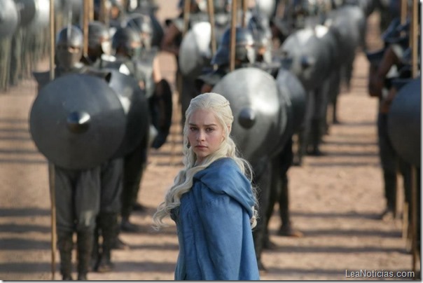 345917-game-of-thrones-season-3-hints-and-teaser-photos-revealed-900x600
