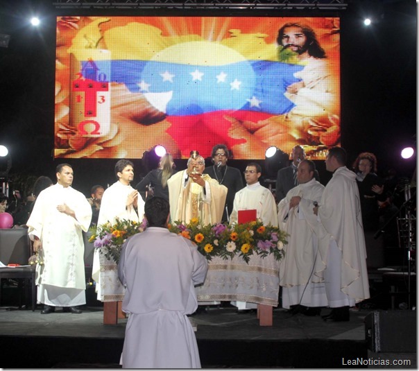 Capriles-Radonski-Misa-La-Trinidad-Domingo-de-Resurreccion-Caracas-lenin-morales (10)