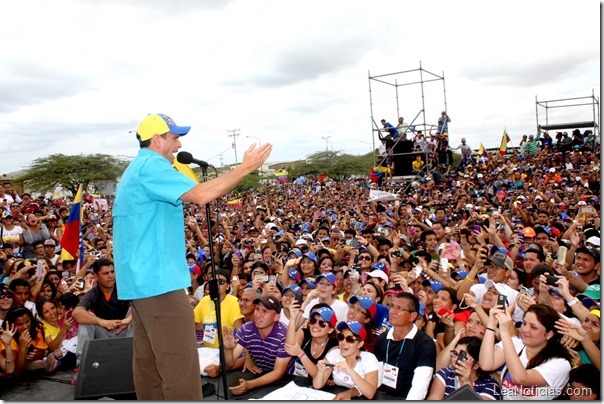Capriles_en_Falcon_aumentare_sueldo_minimo_en_40_por_ciento_CAMPAnA_ (11)
