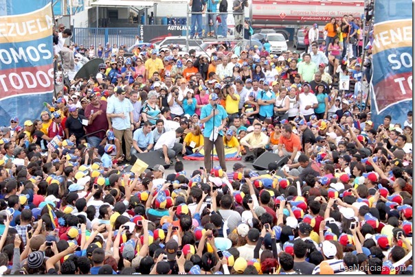 Capriles_en_Falcon_aumentare_sueldo_minimo_en_40_por_ciento_CAMPAnA_ (16)