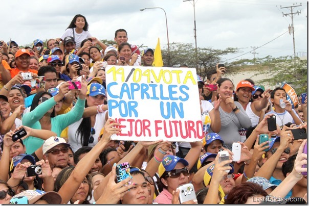 Capriles_en_Falcon_aumentare_sueldo_minimo_en_40_por_ciento_CAMPAnA_ (8)