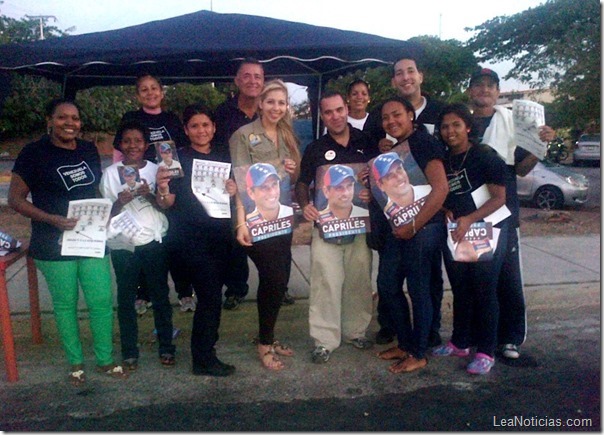 Realizan-volanteos-a-favor-de-capriles-en-porlamar (1)