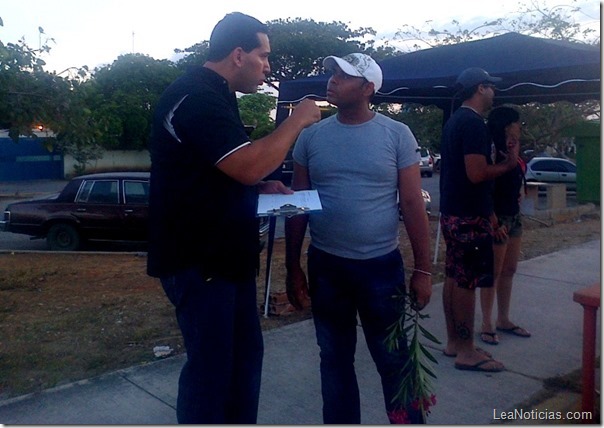 Realizan-volanteos-a-favor-de-capriles-en-porlamar (2)