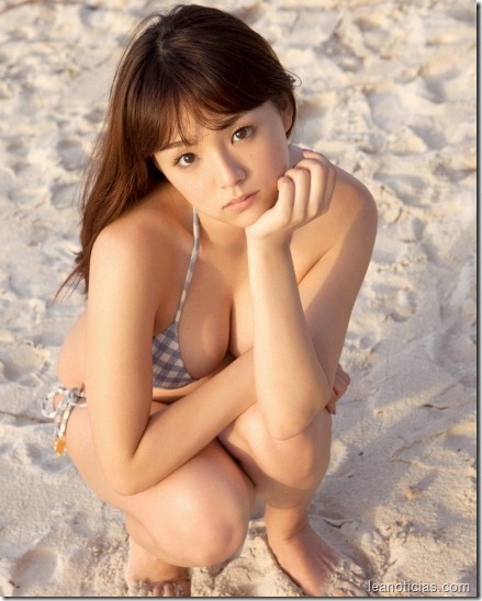 ai-shinozaki-beach-bikini-sexys-5