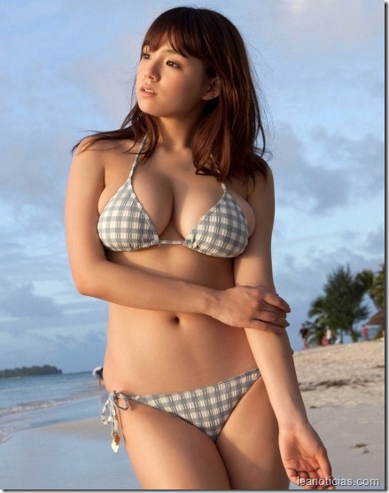 ai-shinozaki-beach-bikini-sexys-9