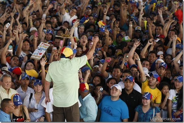 asi-fue-la-visita-de-capriles-a-cabimas-estado-zulia (1)