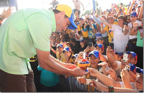 asi-fue-la-visita-de-capriles-a-cabimas-estado-zulia (3)