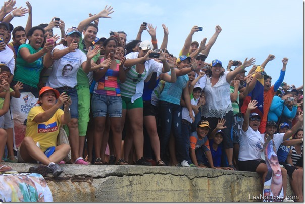 capriles-en-lancha-en-playas-de-falcon (2)