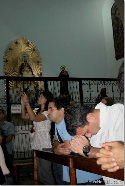 capriles-radonski-visito-los-siete-templos-el-jueves-de-semana-santa (3)