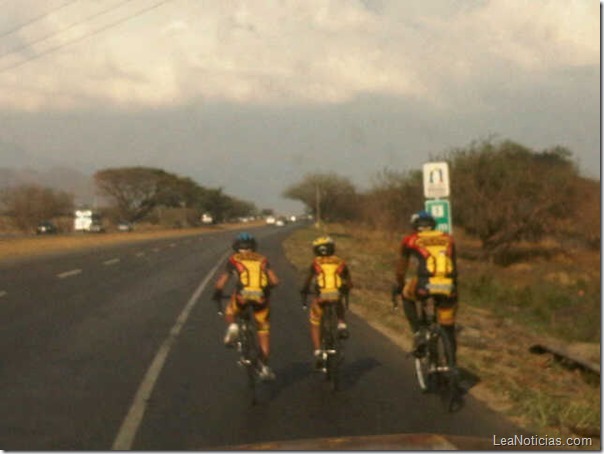 familia-tachirense-recorre-venezuela-en-bicicleta (1)