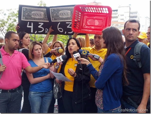 flavia-martineau-rechazo-ataques-a-capriles